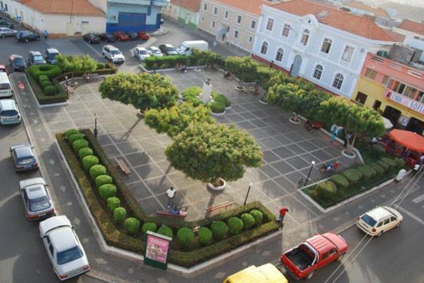 Fully Equipped 3-Bedroom Apt In Downtown Praia Dış mekan fotoğraf